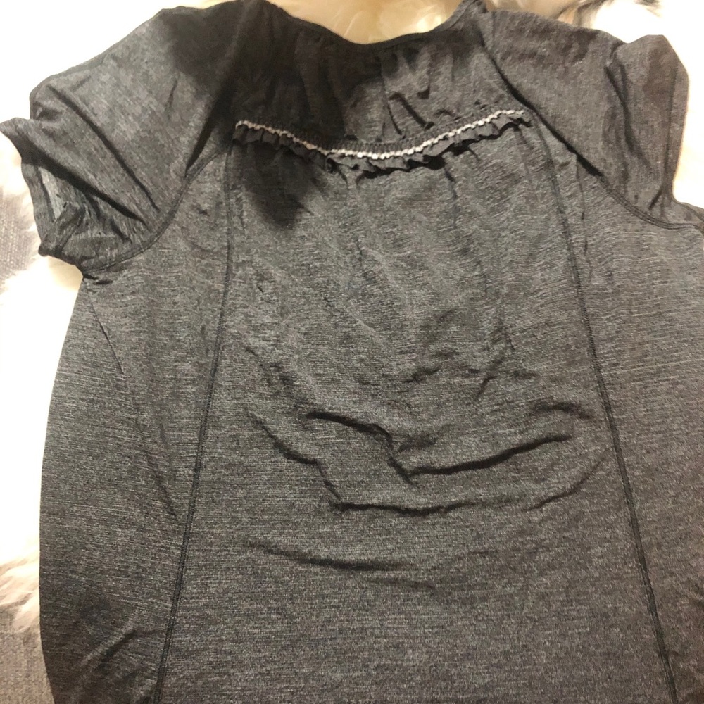Lululemon workout top